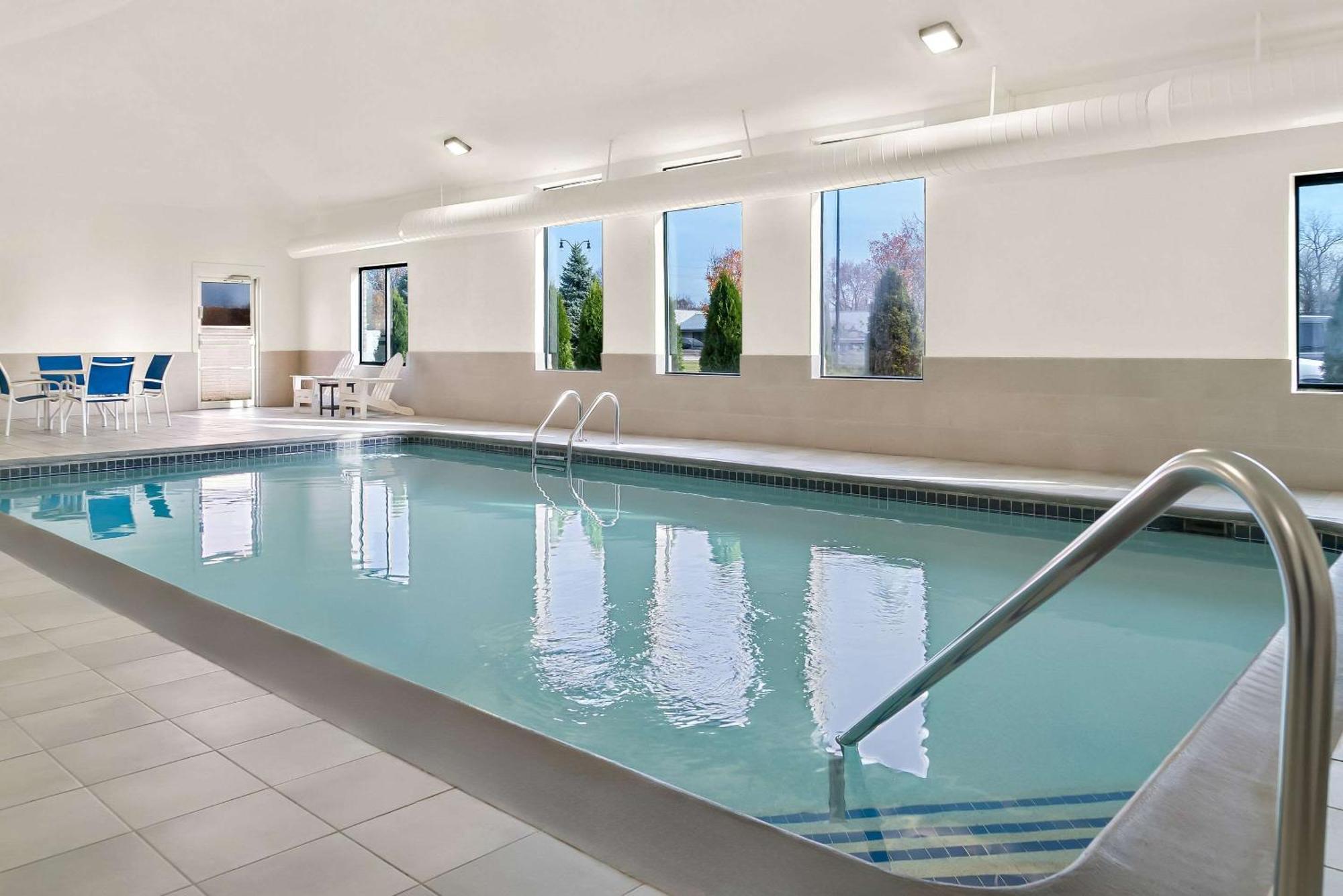 Comfort Inn & Suites Тейлор Экстерьер фото